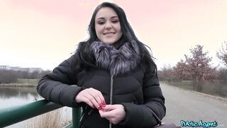 Orosz zsenge nőci pénzért reszel