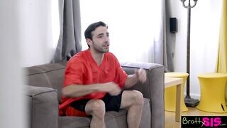 A fullos tinédzser nőci tv nézés helyzett szopna