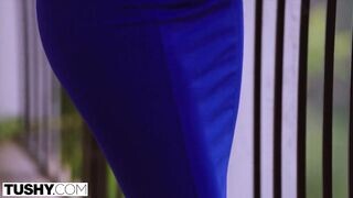 Valentina Nappi két kukacot kap