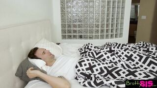 Perverz fiatal csajszika a nevelő faterjával kufircol