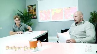 Perverz anyukák és a főnök erőszakos kárója