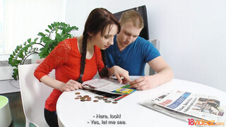 Chelsy Sun a krapekja előtt kupakol