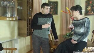 Orosz mami a nevelt fiával kufircol