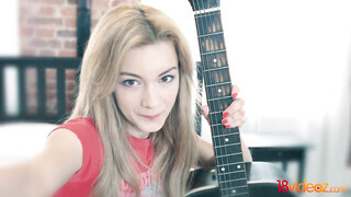 Sonya Sweet feneke megkettyintve