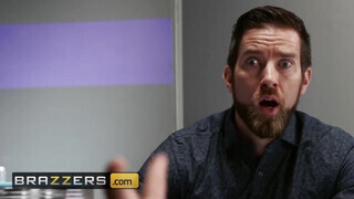 Brazzers - Cali Carter a gigászi csöcsű tinédzser