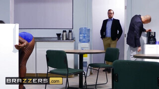 Brazzers - Osa Lovely a ribi barna milf