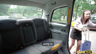 Fake Taxi - Gina Ferocious a gyönyörű csöcsös fiatal