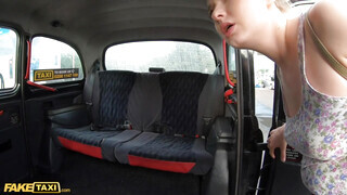 Fake Taxi - Lucy Heart a csábos kicsike orosz cunci