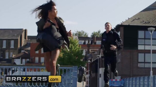 Brazzers - Polly Pons és a gigászi faszú zsaru