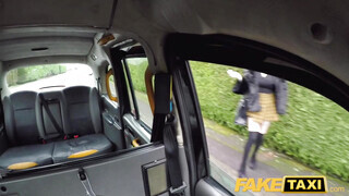 Fake Taxi - Szoknyás zsenge pipi a taxissal reszel