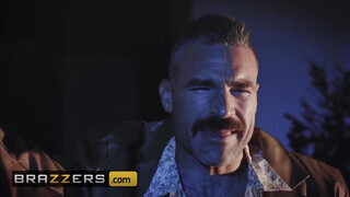 Brazzers - Kendra Spade vaginája megdöngetve