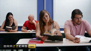 Brazzers - Sofi Ryan a cafka diáklány