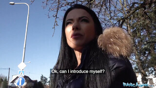Public Agent - Shalina Devine kupakol a pornó ügynökkel