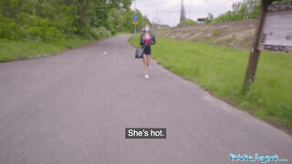 Public Agent - Mia Rose a termetes csöcsű zsenge bige