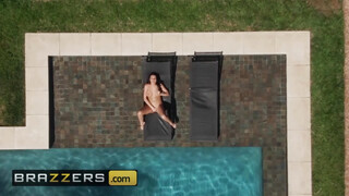 BRAZZERS - Jolee Love a méretes csöcsű tini szuka