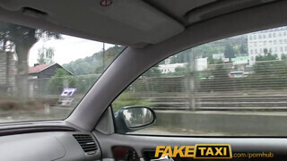 FakeTaxi - Samantha Jolie cumizza a taxist