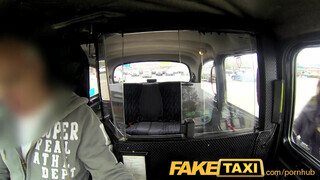 FakeTaxi - cuki csajszika méretes seggel megfizet