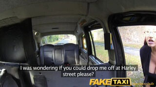 FakeTaxi - gigantikus cicis Milf szétbaszatja magát a Taxiban