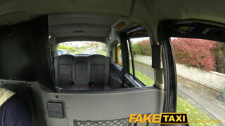FakeTaxi - fősulis maca ordítva élvez