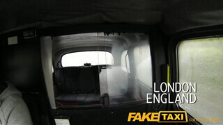 FakeTaxi - vörös rövid hajú maca szúk vaginája