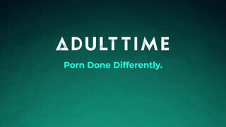 ADULT TIME - kopasz csoki maca kinyalja a csaját