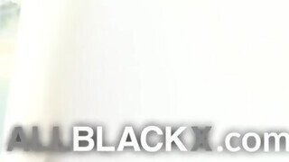 AllBlackX - Lala Ivey a hatalmas tőgyes fiatal