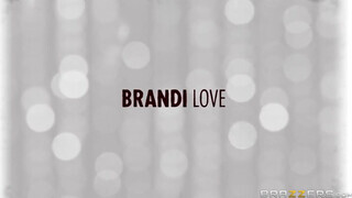 Brandi Love meglovagolja a hímtagot - Brazzers