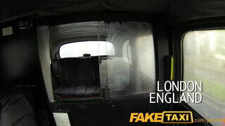 FakeTaxi - méretes cickós debella gádzsi a taxiban