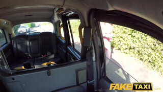 Fake Taxi - Alex Harper kiéhezett a taxiban