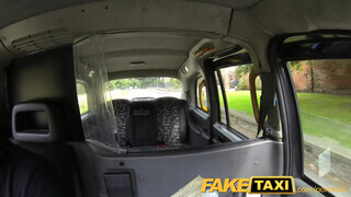 FakeTaxi - Izgató lengyel gádzsi megkúrva
