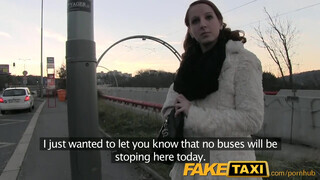 FakeTaxi - Tini ápoló maca szexel a taxiban