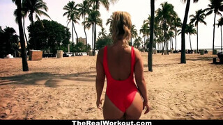 TheRealWorkout - A gigantikus fenekű Kelsi keményen megdöngetve