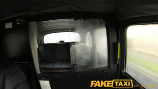 FakeTaxi - Világos Szőke termetes fenekű szuka meghágva