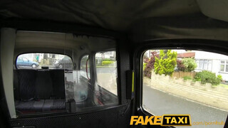 FakeTaxi - egy vadító irodista lány