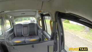 Fake Taxi - Kira Noir a dögös csoki pina