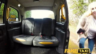 Fake Taxi - Hatalmas didkós világos szőke megdöngetve