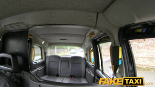 FakeTaxi - Ella Hughes a szenvedélyes vörös hajú spiné