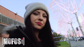 MOFOS – Rebecca Volpetti hatalmas farokkal megkettyintve