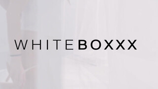 WhiteBoxxx - kettő ultra izgató lezbi kényezteti egymást