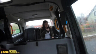 Fake Taxi - Little Eliss a gigantikus didkós fiatal