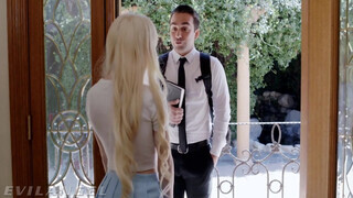 EvilAngel - Kenzie Reeves kikezd a palival