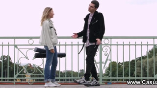 Casual Fiatal Szex - bombázó csoki szuka és a barátja