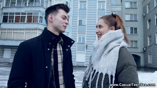Casual Zsenge Szex - Iris Kiss Kiss a cuki pici orosz zsenge