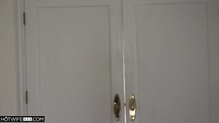 HotwifeXXX - ez a nyeles aszpirin sokkal nagyobb mint a férjemé