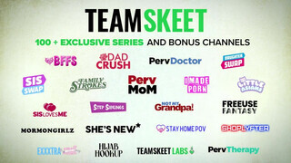 TeamSkeet - méretes tőgyes csajok seggbe is engedik