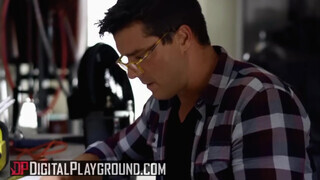 Digital Playground - Amia Maley formás gigászi műmellei