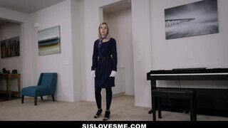 Allie Nicole a csábos szöszi
