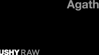 TUSHYRAW - Agatha a bombázó vörös hajú bige
