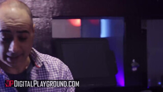 Digital Playground - Aidra Fox derekasan megkefélve