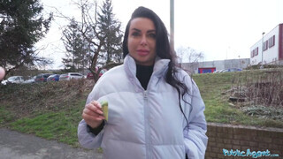 Public Agent - Arish a gigantikus csöcsű ukrán milf